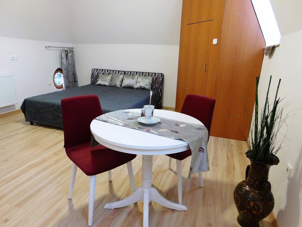Tulipan Apartman Balatonalmádi Exterior foto