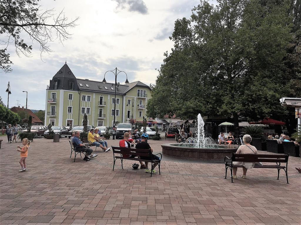 Tulipan Apartman Balatonalmádi Exterior foto